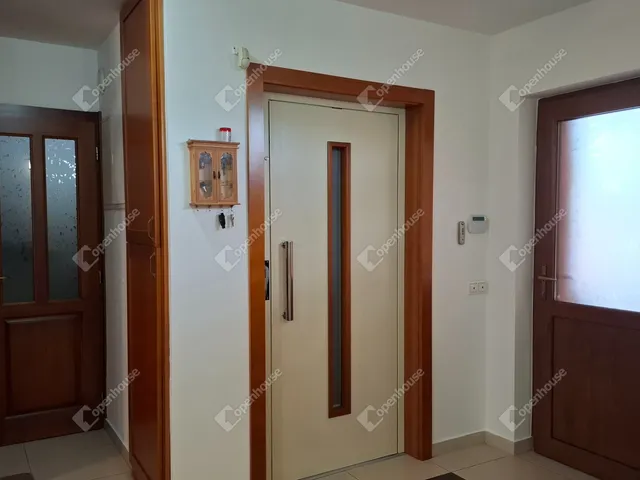 Eladó ház Debrecen, Veres Péter-kert 360 nm
