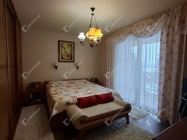 Eladó ház Debrecen, Veres Péter-kert 360 nm