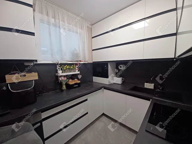 Eladó lakás Debrecen, Vénkert 71 nm