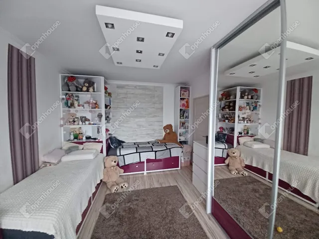 Eladó lakás Debrecen, Vénkert 71 nm