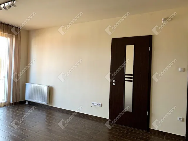 Kiadó kereskedelmi és ipari ingatlan Debrecen, Péterfia 72 nm