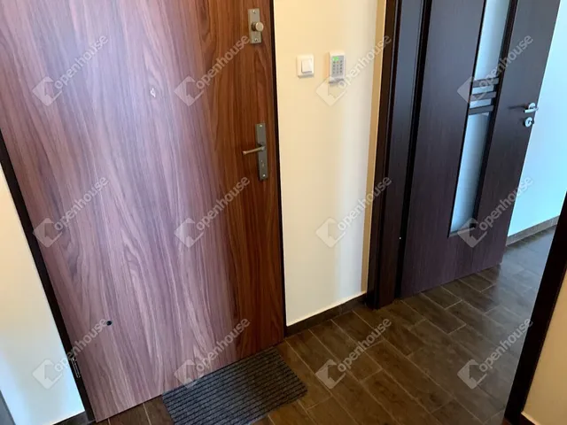 Kiadó kereskedelmi és ipari ingatlan Debrecen, Péterfia 72 nm
