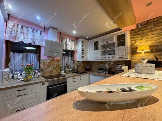 Eladó ház Debrecen, Téglagyár 140 nm