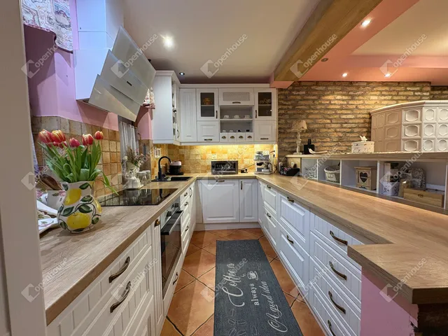 Eladó ház Debrecen, Téglagyár 140 nm