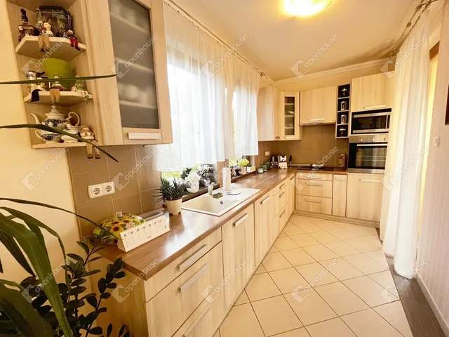 Eladó ház Debrecen, Veres Péter-kert 156 nm