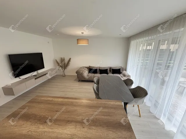 Kiadó ház Debrecen, Úrrétje 148 nm