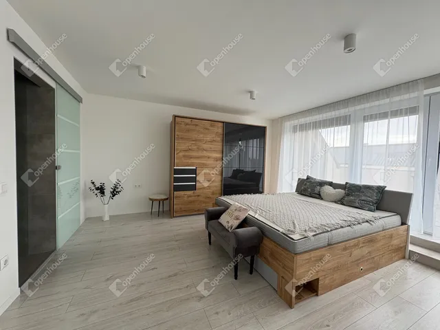 Kiadó ház Debrecen, Úrrétje 148 nm