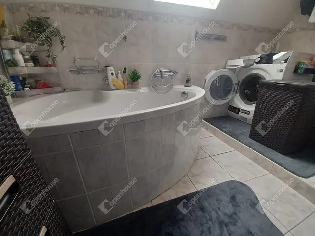 Eladó ház Debrecen, Biharikert 135 nm