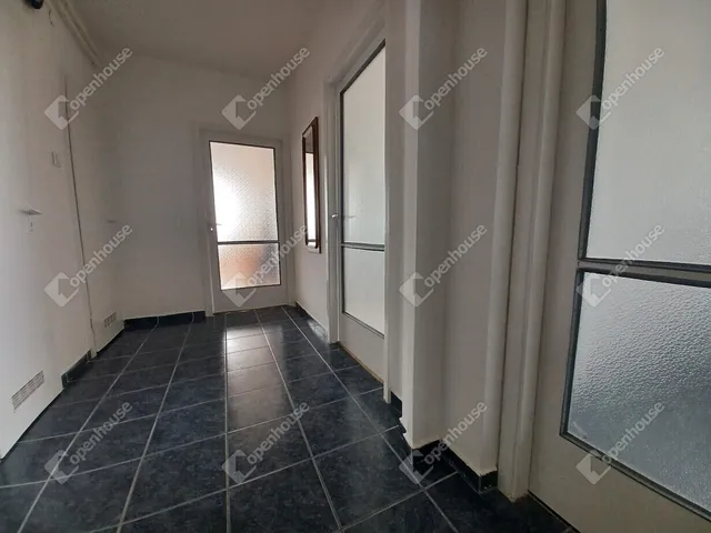 Eladó lakás Debrecen, Vénkert 71 nm