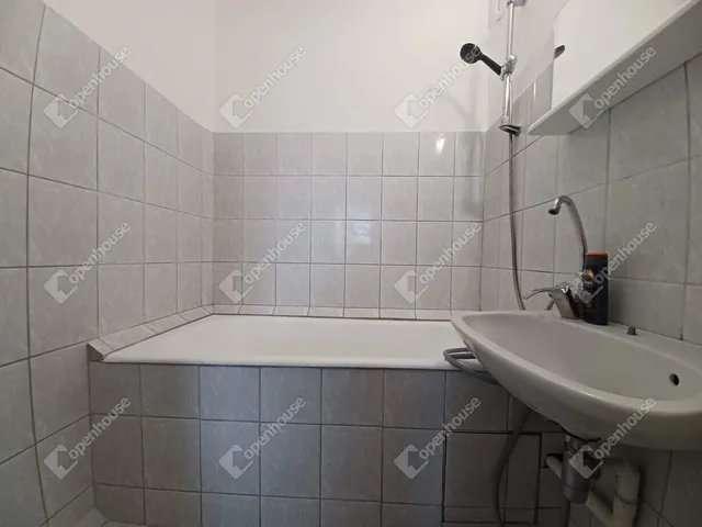 Eladó lakás Debrecen, Vénkert 71 nm