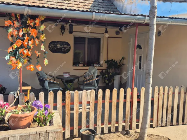 Eladó ház Hajdúsámson 47 nm