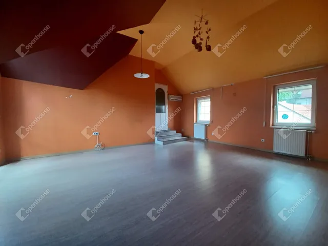 Eladó ház Debrecen, Vénkert 225 nm