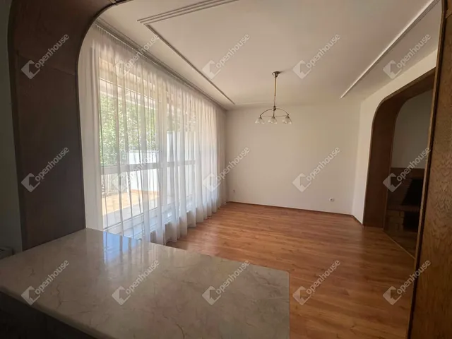 Kiadó ház Debrecen, Akadémiakert 130 nm