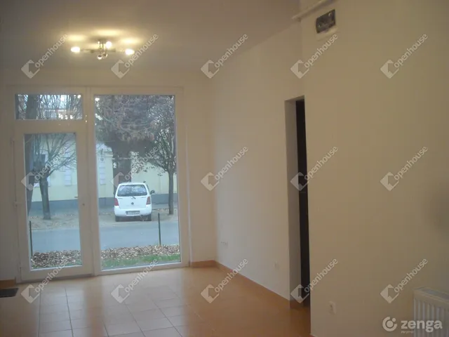 Kiadó kereskedelmi és ipari ingatlan Debrecen, Belváros 41 nm