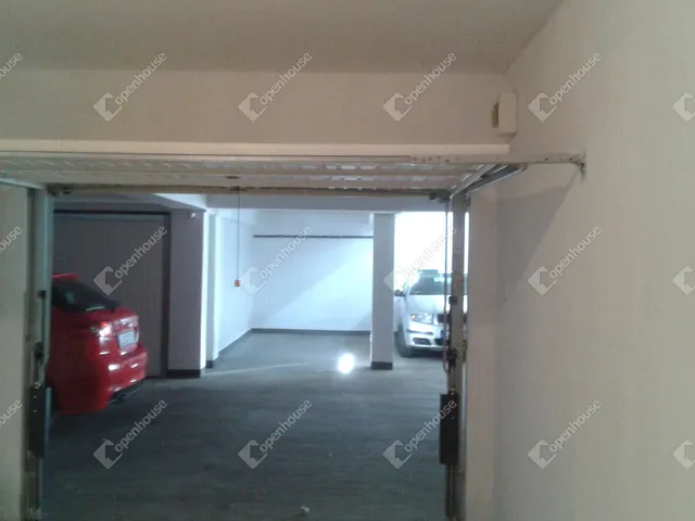 Eladó garázs Debrecen, Belváros 16 nm