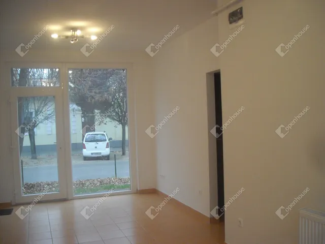 Eladó kereskedelmi és ipari ingatlan Debrecen, Belváros 41 nm