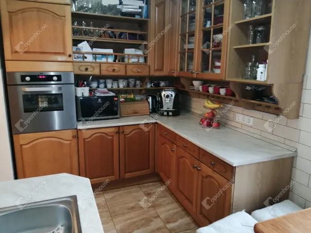 Eladó ház Győr, Szabadhegy 310 nm