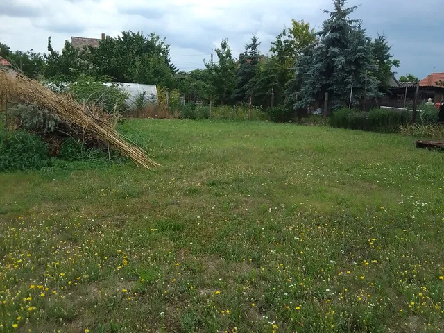 Eladó telek Győr, Győrszentiván 1180 nm