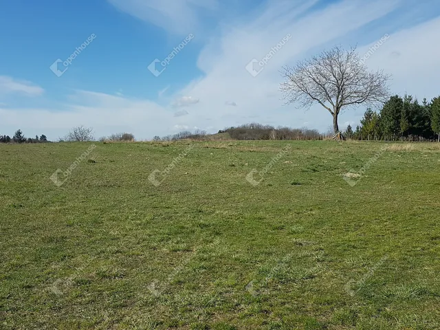 Eladó telek Győr, Ménfőcsanak 4612 nm