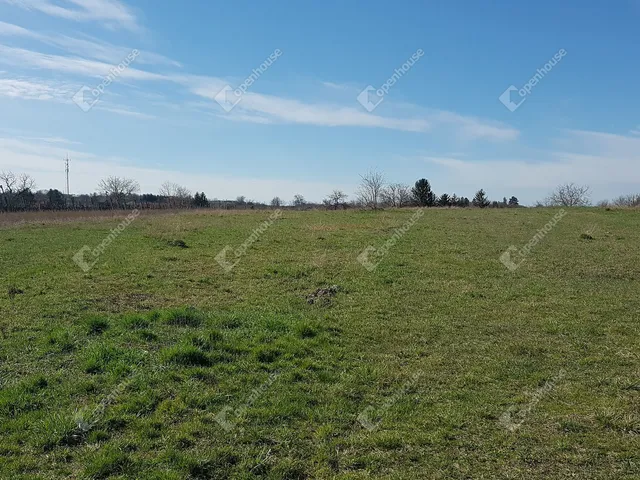 Eladó telek Győr, Ménfőcsanak 4612 nm