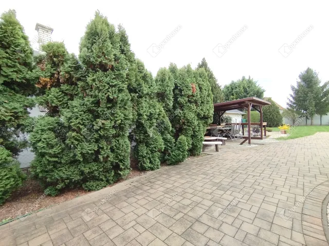 Eladó ház Abda 173 nm