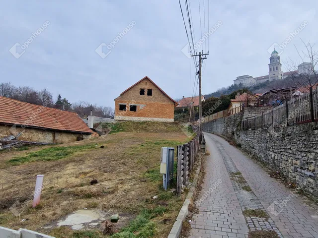 Eladó telek Pannonhalma 413 nm