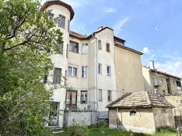 Eladó lakás Győr, Nádorváros 70 nm