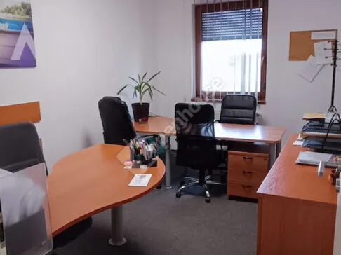 Kiadó kereskedelmi és ipari ingatlan Győr, Szabadhegy 72 nm