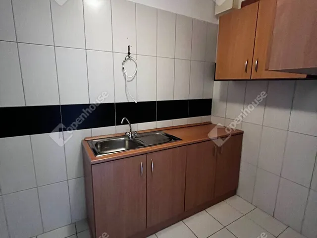 Kiadó kereskedelmi és ipari ingatlan Győr, Szabadhegy 72 nm
