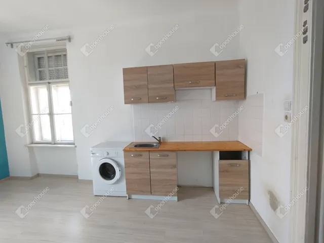 Eladó lakás Győr, Sziget 21 nm