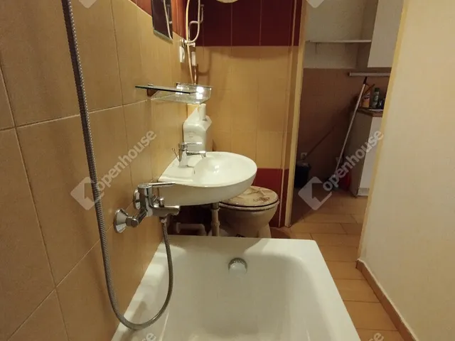 Eladó lakás Győr, Nádorváros 19 nm