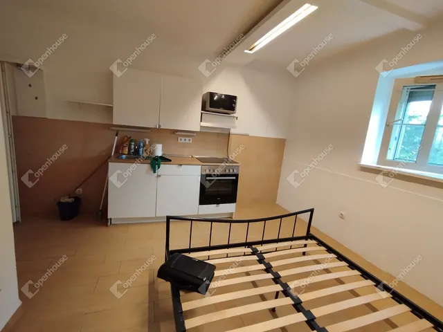 Eladó lakás Győr, Nádorváros 19 nm