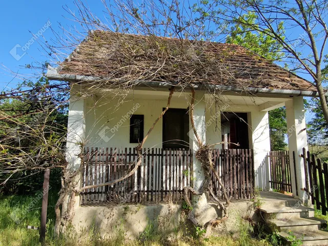 Eladó telek Tét 1857 nm