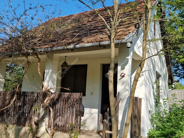 Eladó telek Tét 1857 nm
