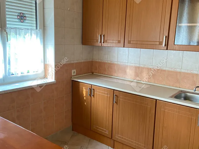 Kiadó lakás Győr, Nádorváros 48 nm