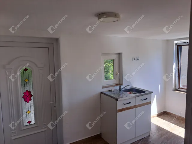 Eladó telek Vámosszabadi 660 nm