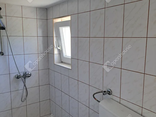 Eladó telek Vámosszabadi 660 nm