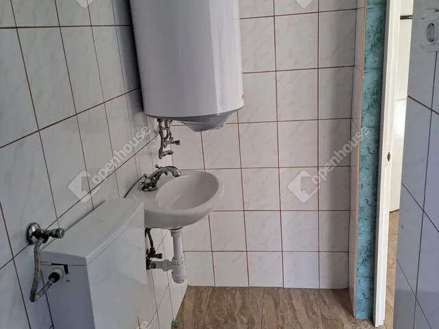Eladó telek Vámosszabadi 660 nm