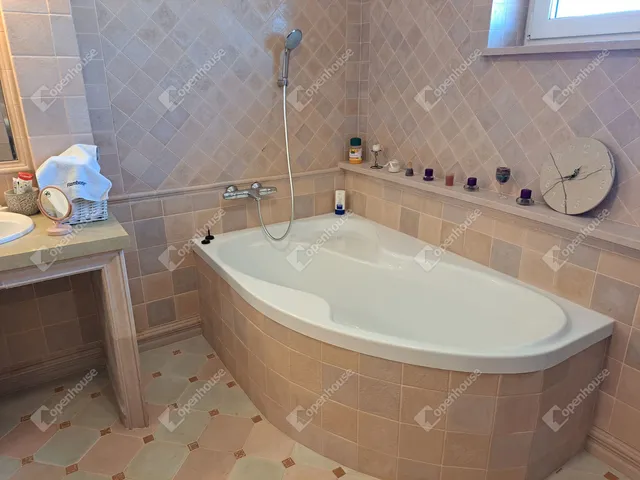 Eladó ház Győr, Újváros 225 nm