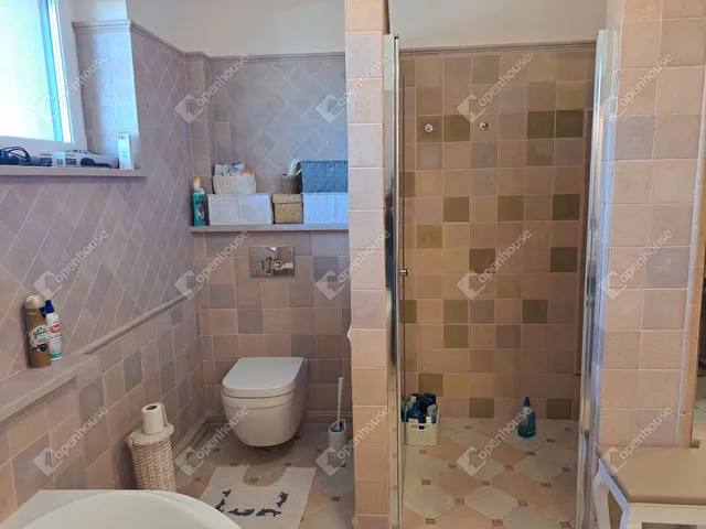 Eladó ház Győr, Újváros 225 nm