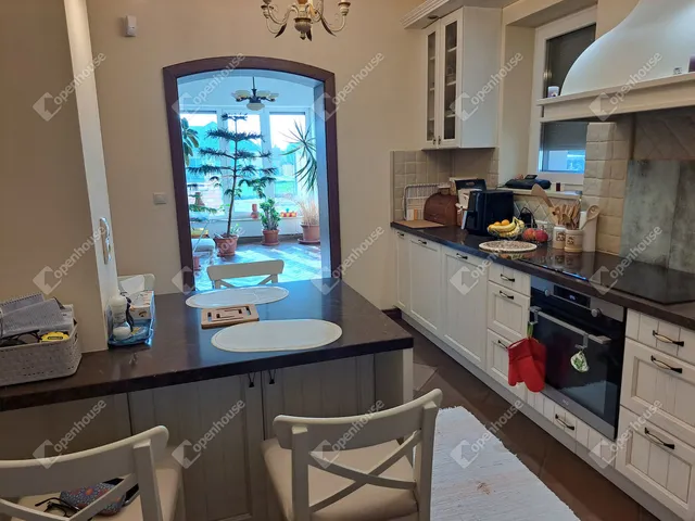 Eladó ház Győr, Újváros 225 nm