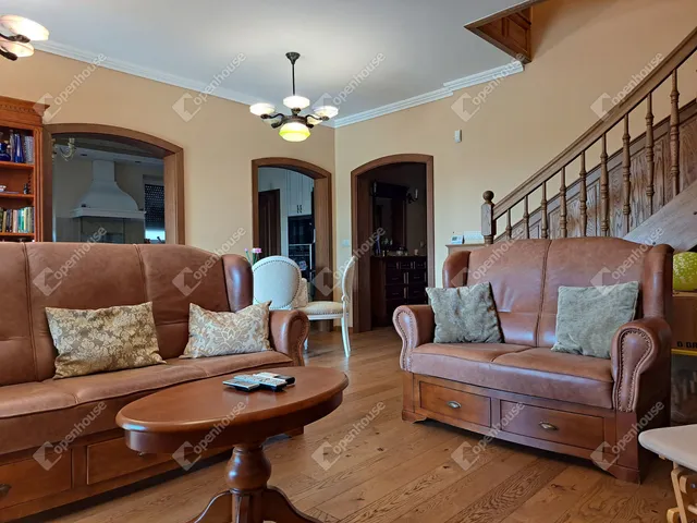 Eladó ház Győr, Újváros 225 nm