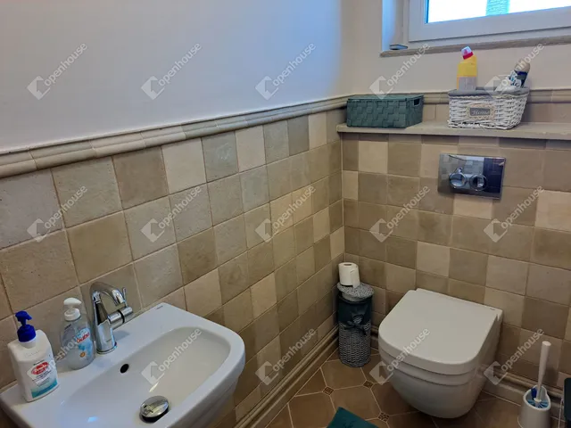 Eladó ház Győr, Újváros 225 nm