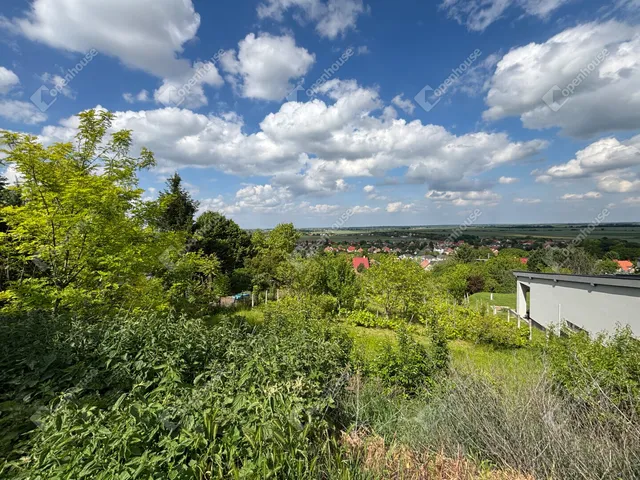 Eladó telek Győrújbarát 1404 nm