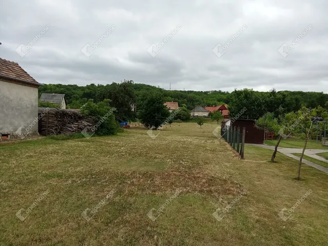 Eladó telek Nyúl 1381 nm