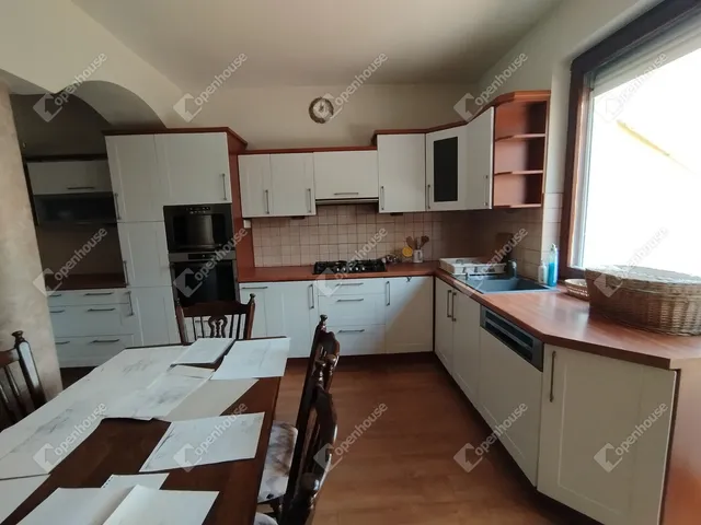 Eladó ház Győr, Győrszentiván 160 nm