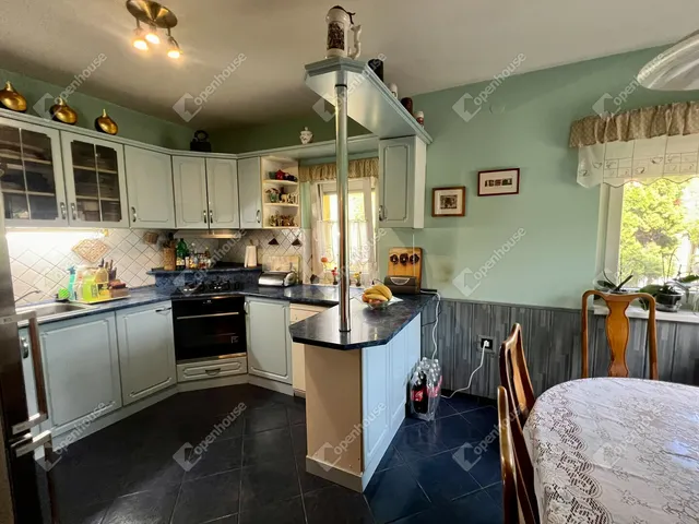 Eladó ház Abda 173 nm