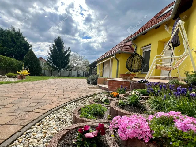 Eladó ház Abda 173 nm