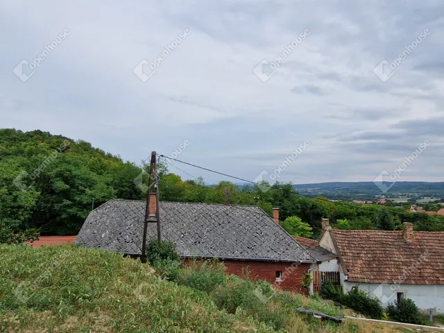 Eladó telek Pannonhalma 908 nm