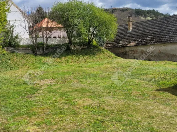 Eladó telek Pannonhalma 441 nm